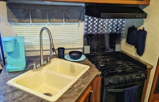 Sequoia: Family Camper with bunk bed - Sleeps 6!