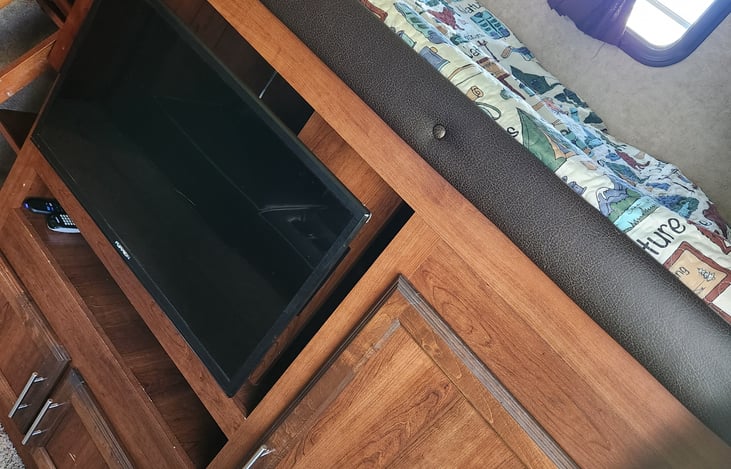 Bunk room,  TV, Roku.