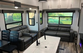 2021 Heartland Milestone 326RL