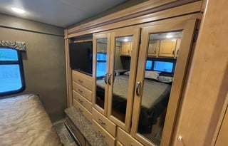 Jackpot Joe RV (Bellagio) Unlimited Miles  8 Sleep