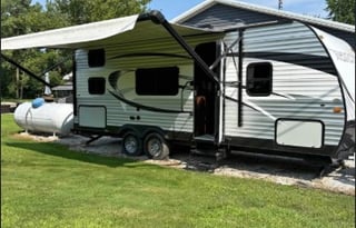 Fully stocked bunkhouse - Pet friendly - Sleeps 5!