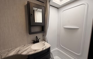Family Adventure Camper – Apex 300BHS Bunkhouse RV