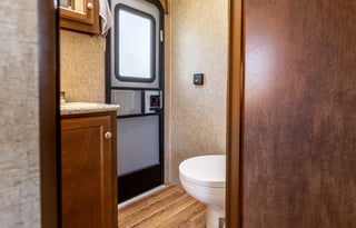 2016 Venture RV SportTrek 320VIK