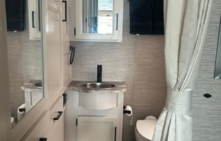 Luxury Compact RV- Easy to Drive, Road Trip Ready