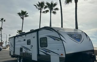 T3 - 2019 Salem Cruise Sleeps-10!! Huge Space