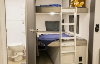 Beautiful Family Friendly 33 FT. Aurora RV