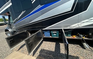 Five-Star Desert Oasis on Wheels!