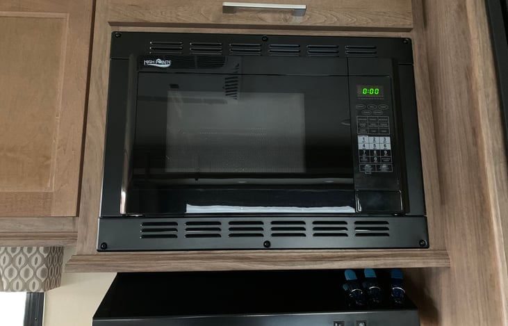 Microwave/convection oven
