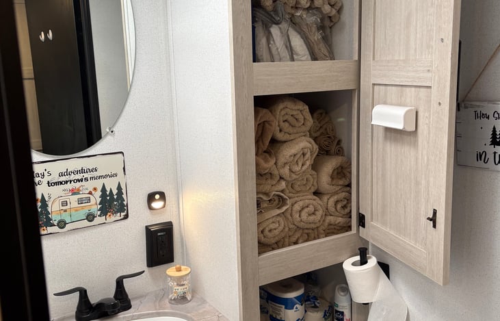 Linens included. Washed in laundry sanitizer.