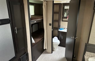 2017 Kodiak Express Ultralite 255BHSL