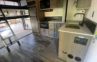 2021 Toy hauler FREE kayak & FREE SUP