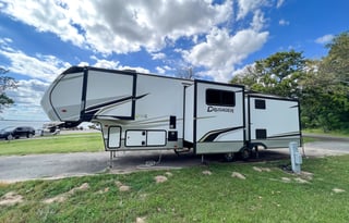 NEW & Fully Stocked! 3 Bed Bunkhouse, Sleeps 7