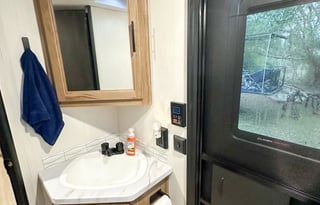 *BRAND NEW* Unlimited wifi* Dogs ok*