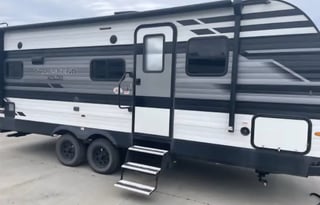 Relax & Unwind: Cozy Camper with Dual Recliners