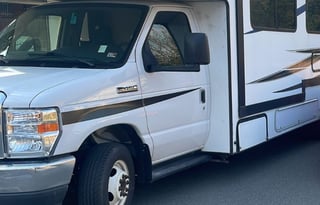 2021 Pet Friendly RV Rental Up to 6 Persons