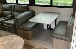 2022 Keystone 25’ 5th Wheel - DELIVERY ONLY