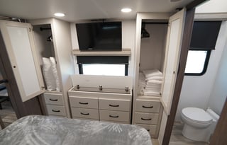 2024 Alliance Paradigm 395DS Paradise on Wheels