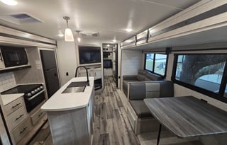The Sunset Cruiser (Family Bunkhouse, 1.5 Baths)
