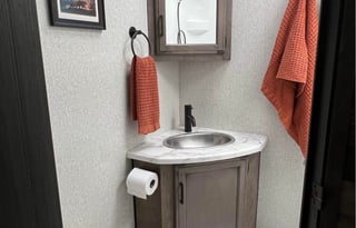 Sweet Retreat - Delivered luxury camper!