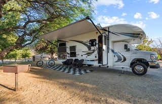 28ft Adventure Rig WITH Outdoor Kitchen & E-Bikes