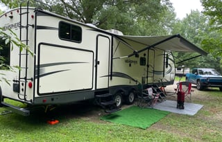 Pet Friendly and Kid Approved Spacious Camper