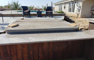 2017 2 Bed/2 Full Ba 43' 5th Wheel + Pool and Hot Tub Option + 2 Bed / 2 Ba House Option