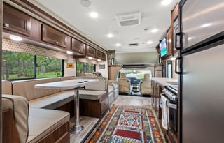 "Sunny"-Super fun and roomy Sunseeker RV