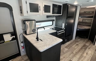 Super Clean NEW RV - Pets/Kids OK