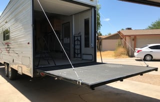 2005 28ft Toy Hauler Large Garage Pets ok free gen