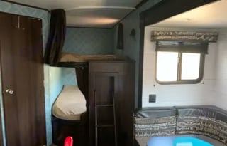 Family approved 1/2-ton towable Jayco w/bunks