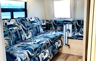 Vincent Van Go - Leisure Travel Van Serenity