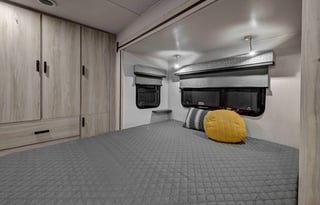 Ultimate Mercedes Couples Retreat on Wheels!