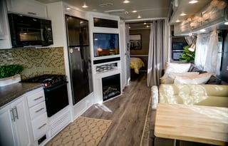 Renovated Bounder 33C Loaded 4 Fun/Great Floorplan