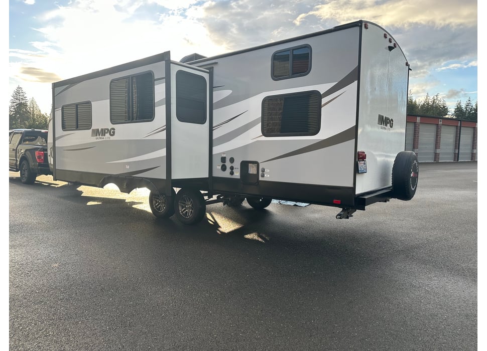Travel Trailer rentals in Algona