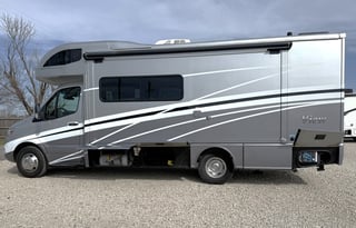 23 Winnebago View sprinter