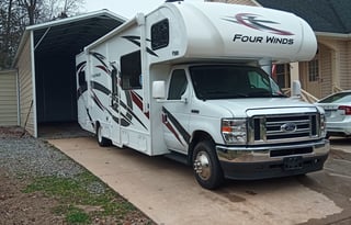 2022 Thor w/ Bunk Beds (Tow dolly available)