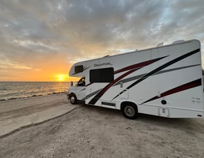 Thor Motor Coach Quantum SE SE22