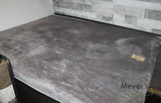 Coleman Lantern LT 17B Travel Trailer