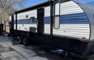 Kitchens Travel Trailer Sleeps 10