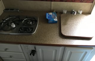 Cozy 16’ Camper – Sleeps 6, SUV Towable