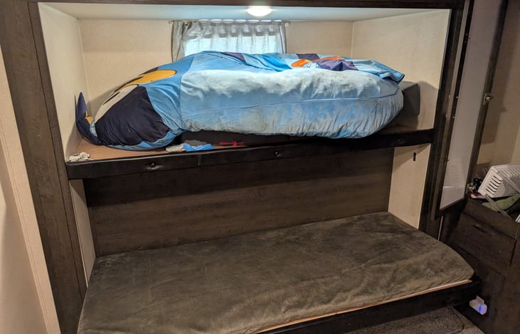 Back bunkhouse passenger side
