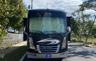 2020 Thor Motor Coach Miramar 35.2