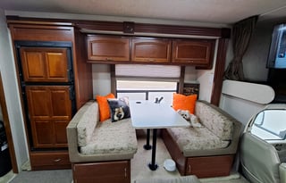 2008 Fleetwood RV Tioga 31M - Self Leveling