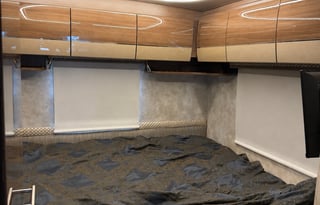RV with the perfect Off grid set up
