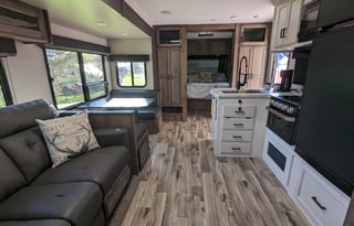 *Delivery Only* 2021 Venture RV SportTrek ST271VMB