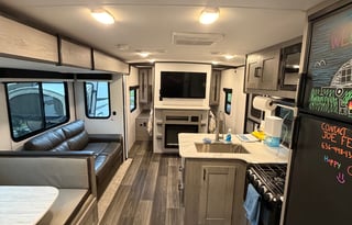 Delivery-Setup included | Sleeps 6 | Starlink WiFi