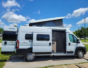Winnebago Solis 59P