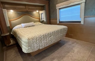 Beautiful Bay Star - Huge Floor Plan!