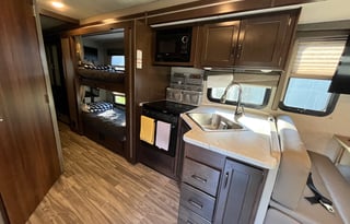 Ideal Family Getaway-Bunks (6 beds) solar, pets ok