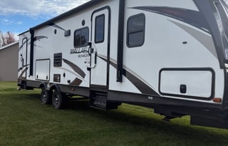 2019 Mallard – Family RV w/ Outdoor Kitchen